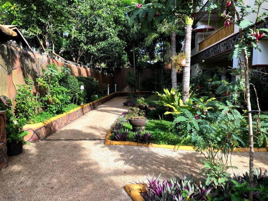 Alona Park Residence - 3 Bedroom Apartment- Alex And Jesa Unit Panglao Luaran gambar