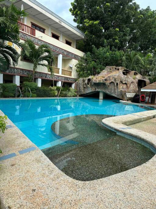 Alona Park Residence - 3 Bedroom Apartment- Alex And Jesa Unit Panglao Luaran gambar